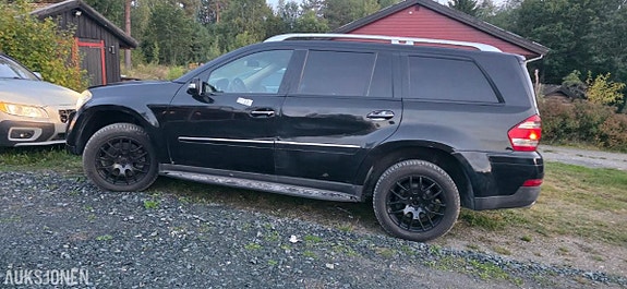 Mercedes-Benz gl 8 of 18