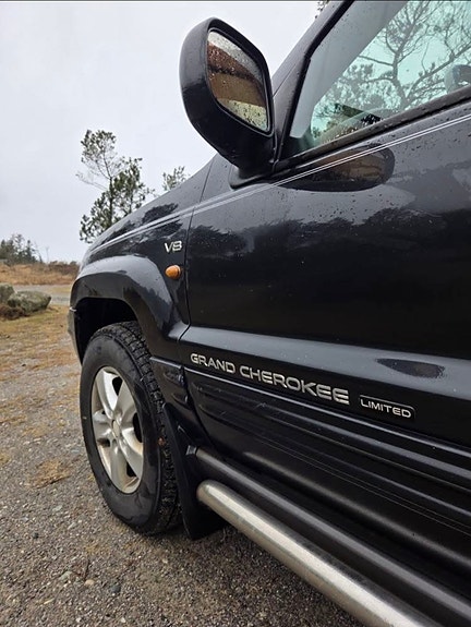 Jeep Grand Cherokee 10 of 25
