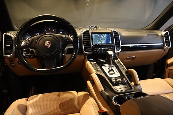 Porsche Cayenne 20 of 30