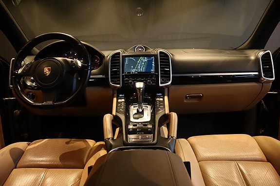 Porsche Cayenne 19 of 30
