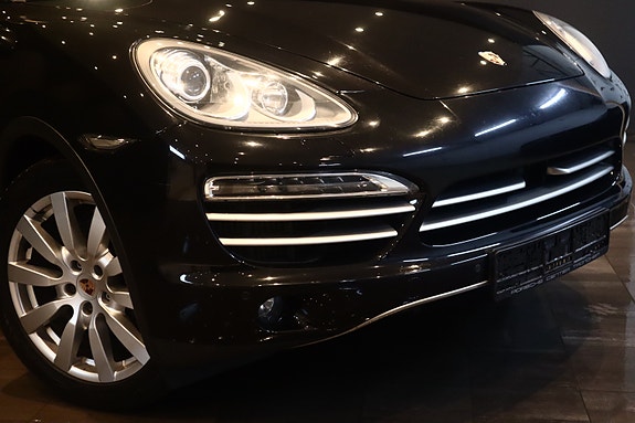 Porsche Cayenne 6 of 30