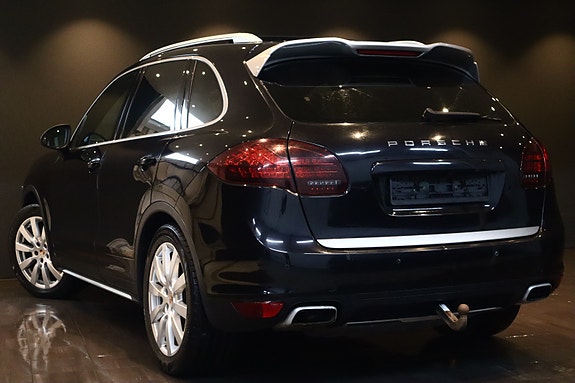 Porsche Cayenne 9 of 30
