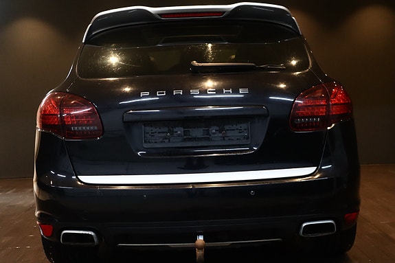 Porsche Cayenne 10 of 30