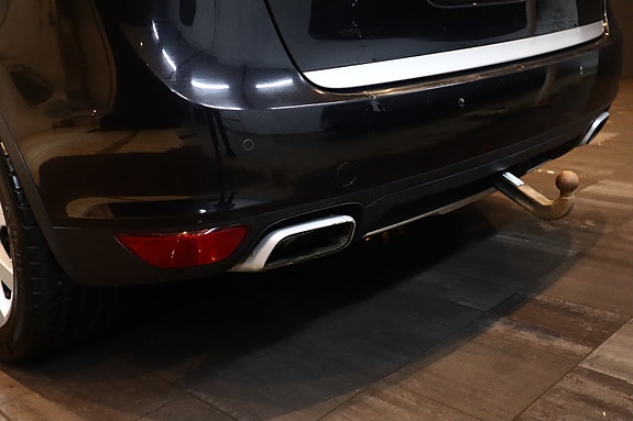 Porsche Cayenne 13 of 30