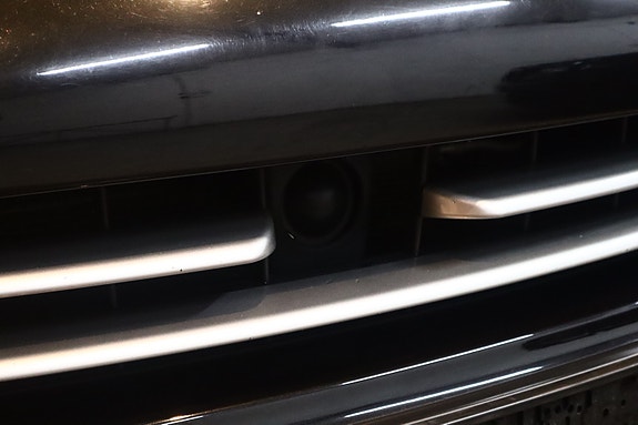 Porsche Cayenne 7 of 30