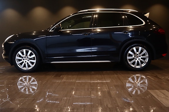 Porsche Cayenne 8 of 30