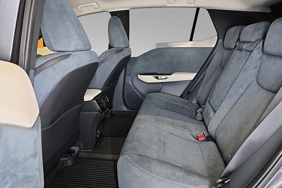 Lexus RZ450e 9 of 22