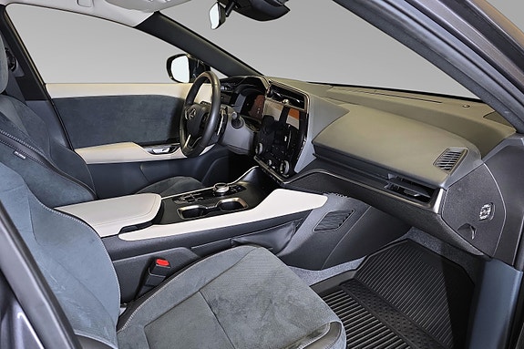 Lexus RZ450e 11 of 22