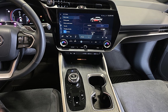 Lexus RZ450e 18 of 22
