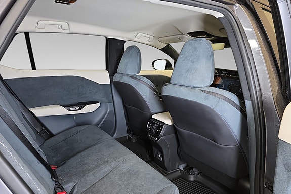 Lexus RZ450e 10 of 22