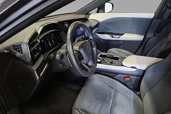 Lexus RZ450e 8 of 22