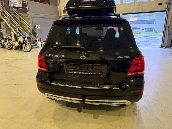 Mercedes-Benz GLK220 8 of 30
