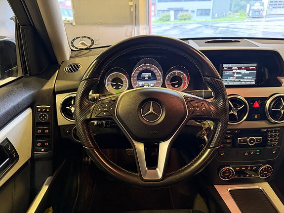 Mercedes-Benz GLK220 26 of 30