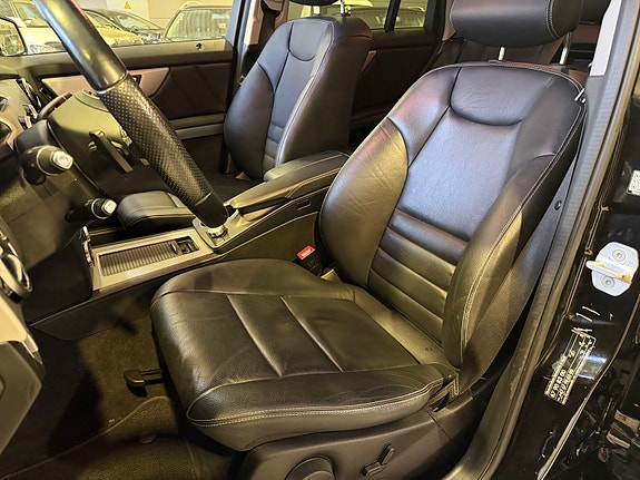 Mercedes-Benz GLK220 12 of 30