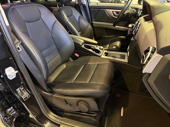 Mercedes-Benz GLK220 19 of 30
