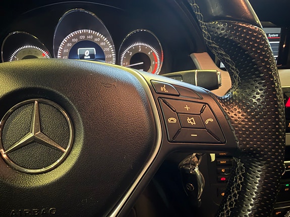 Mercedes-Benz GLK220 27 of 30