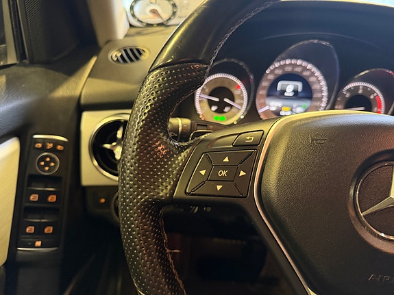 Mercedes-Benz GLK220 28 of 30