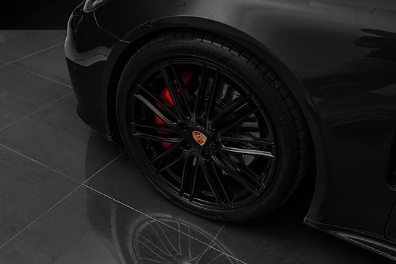 Porsche Panamera 13 of 30