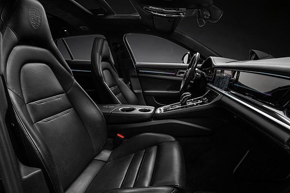 Porsche Panamera 14 of 30