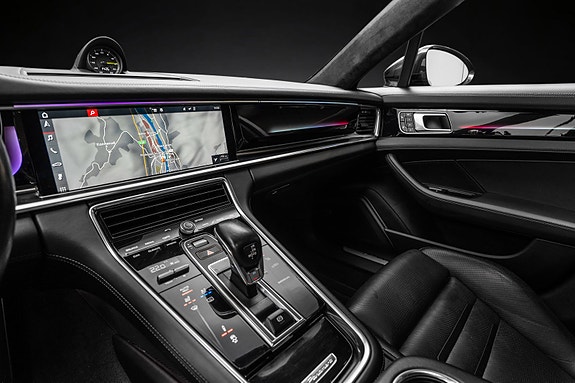 Porsche Panamera 26 of 30