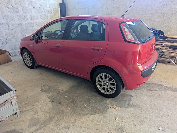 Fiat Grande Punto 2 of 13