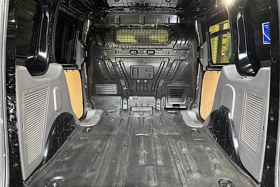 Ford Transit Connect 15 of 17