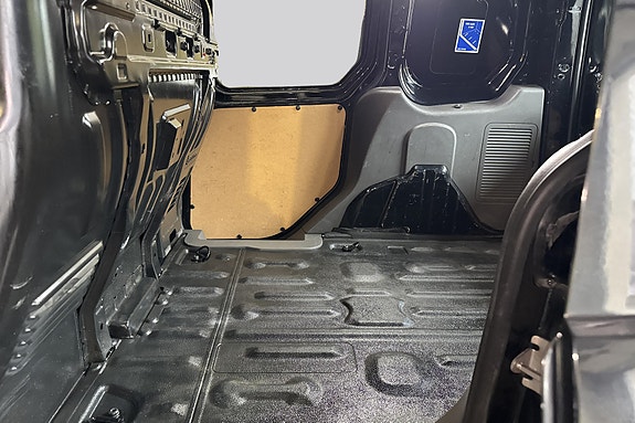 Ford Transit Connect 13 of 17