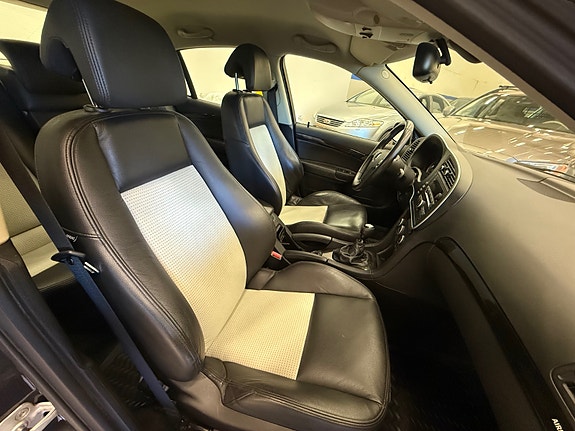 Saab 9-3 13 of 30
