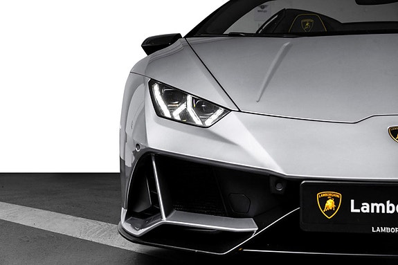 Lamborghini Huracan 5 of 30