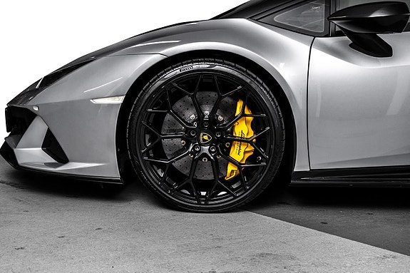 Lamborghini Huracan 9 of 30