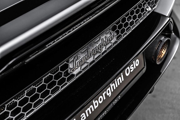 Lamborghini Huracan 21 of 30