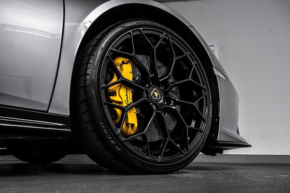 Lamborghini Huracan 23 of 30