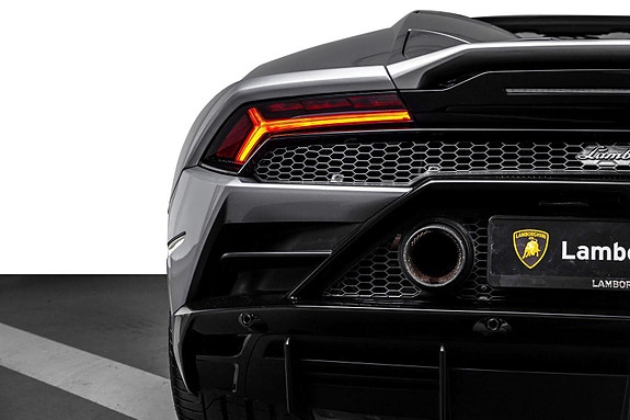 Lamborghini Huracan 18 of 30