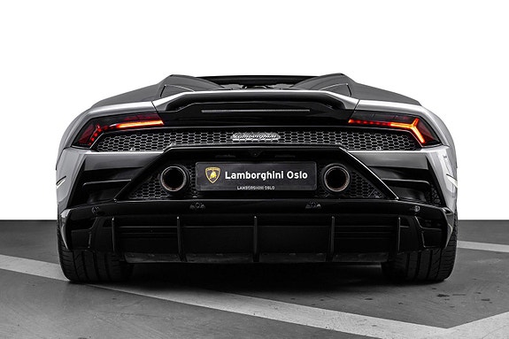 Lamborghini Huracan 17 of 30