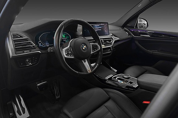 BMW iX3 12 of 24