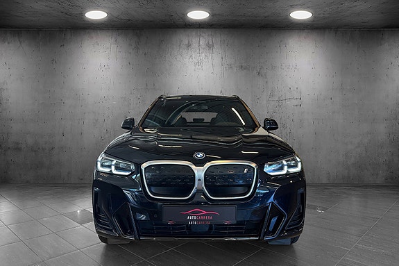 BMW iX3 8 of 24