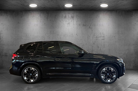 BMW iX3 6 of 24