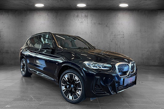 BMW iX3 7 of 24