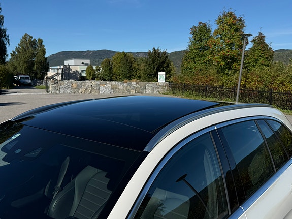Mercedes-Benz C350 e 27 of 28