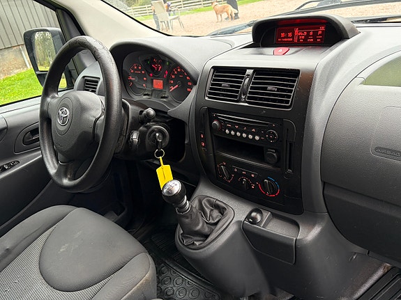 Toyota Proace 23 of 24