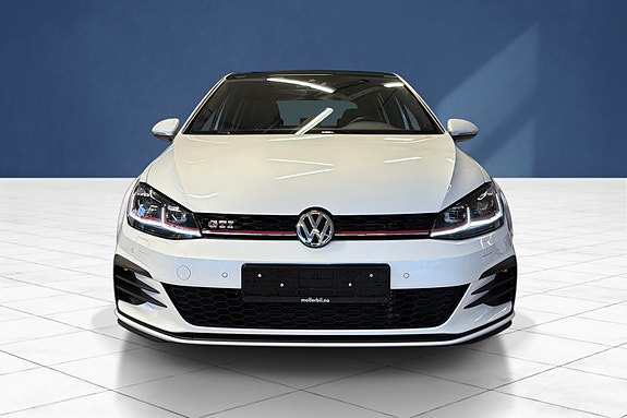 Volkswagen Golf VII 10 of 20