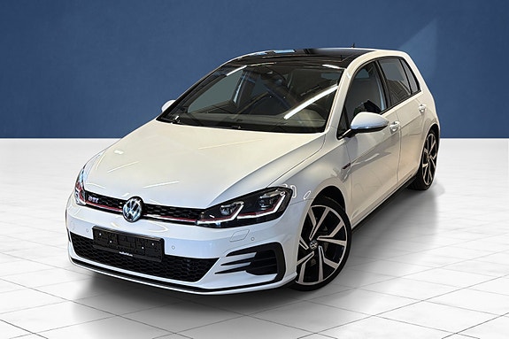 Volkswagen Golf VII 9 of 20