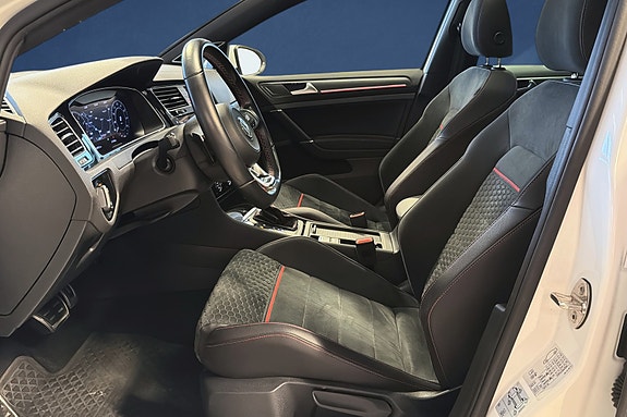Volkswagen Golf VII 12 of 20