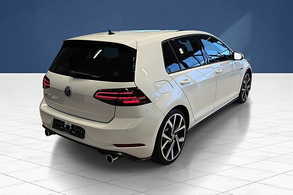 Volkswagen Golf VII 4 of 20