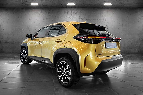 Toyota Yaris Cross 3 of 24