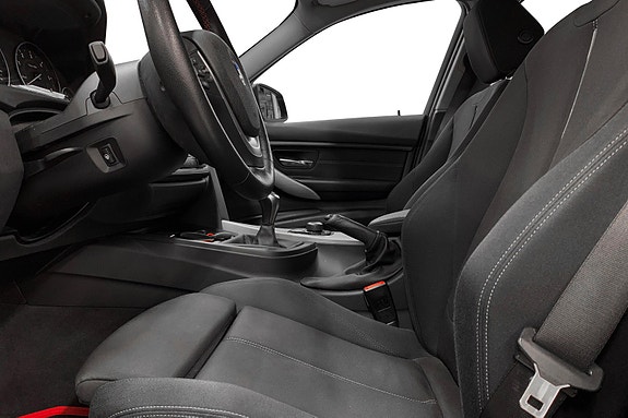 BMW 318d 5 of 15