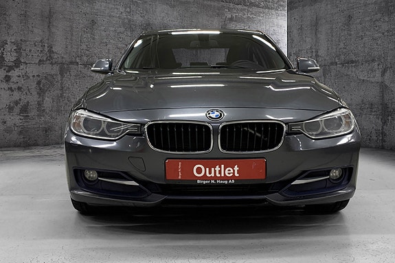 BMW 318d 2 of 15