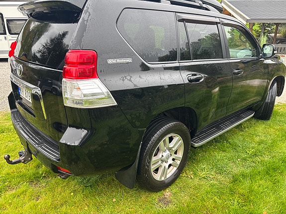 Toyota Land Cruiser 9 of 12