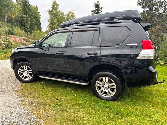 Toyota Land Cruiser 7 of 12