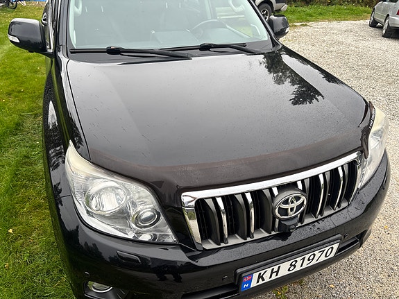 Toyota Land Cruiser 8 of 12